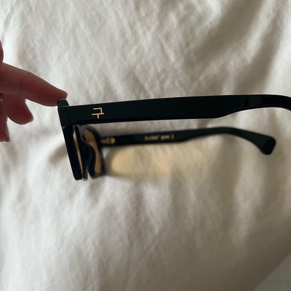 Peggy Gou PG04 black frames with orange lense - Picture 3 of 4